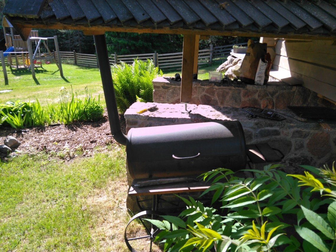 Puhkemaja Kelder taga